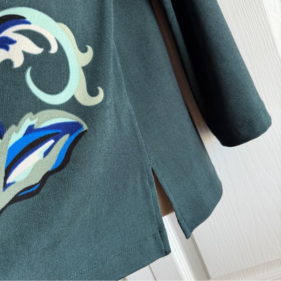 Chico’s Traveler’s Floral Artisanal Boatneck Tunic Top - Picture 4 of 9